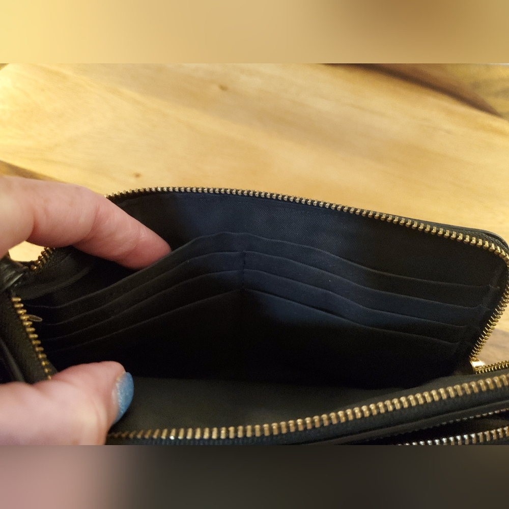 COACH CELL PHONE CLUTCH IN PERFECT LIKE NEW CONDITION! - Picture 6 of 9